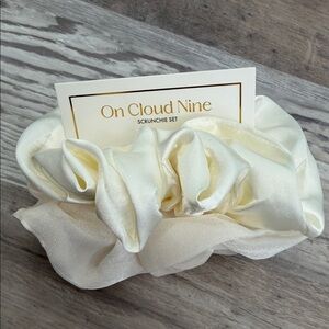On Cloud Nine Silky Cream Scrunchie Set